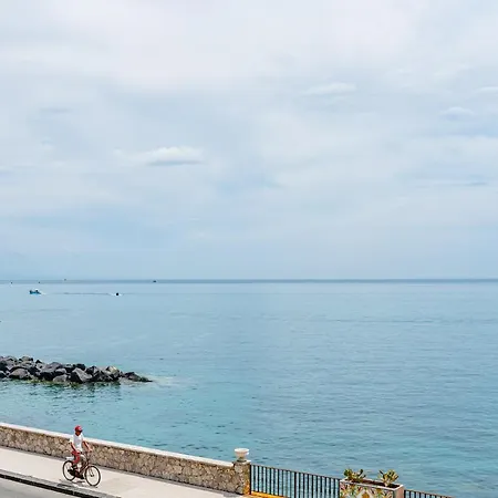 Naxos Marina Bay 住宿加早餐酒店