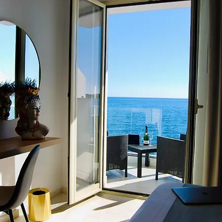 Naxos Marina Bay 4*