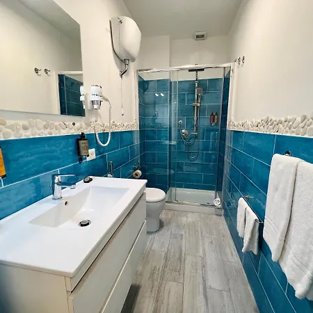 לינה וארוחת בוקר Naxos Marina Bay