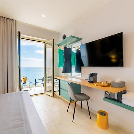 Naxos Marina Bay B&B 지아르디니낙소스