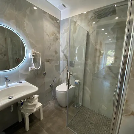 Naxos Marina Bay B&B *