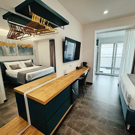 לינה וארוחת בוקר Naxos Marina Bay גיארדיני נאקסוס