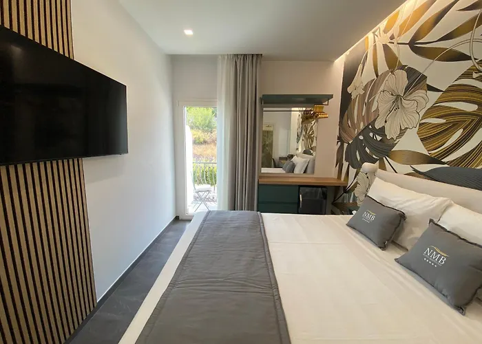 Couette-café Naxos Marina Bay 4*