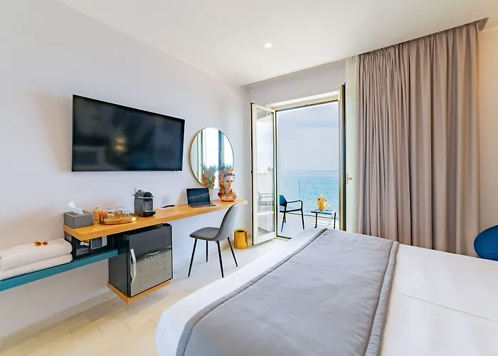 Naxos Marina Bay Giardini-Naxos