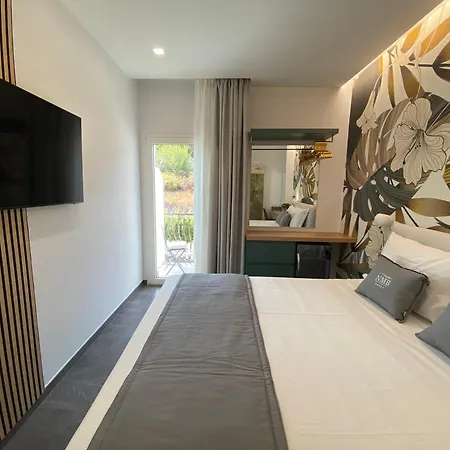 Oda ve Kahvaltı Naxos Marina Bay 4*